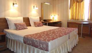 Отель Hotel Vereya Стара-Загора Двухместный номер с 1 кроватью или 2 отдельными кроватями-1