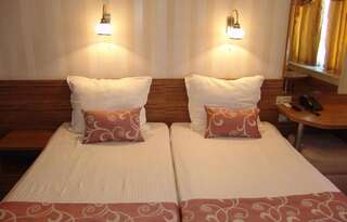 Отель Hotel Vereya Стара-Загора Двухместный номер с 1 кроватью или 2 отдельными кроватями-4